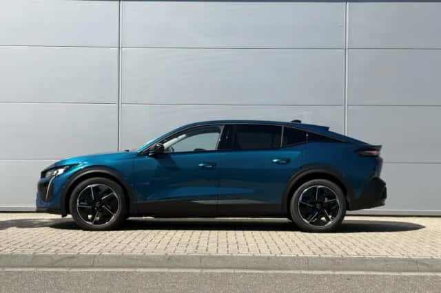 Peugeot 408 (2025) thumbnail 3