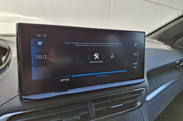 Peugeot 3008 (2023) thumbnail 18