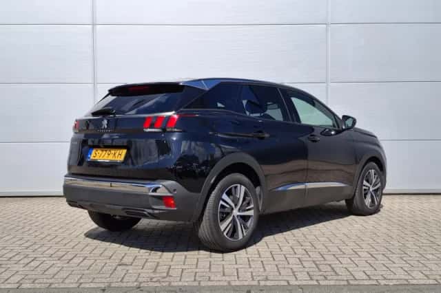 Peugeot 3008 (2023) thumbnail 6