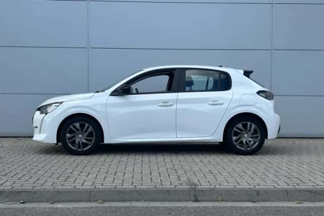 Peugeot 208 (2023) thumbnail 3