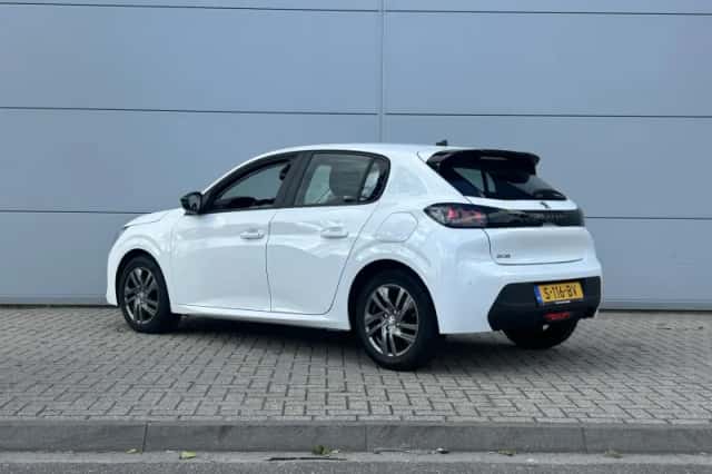 Peugeot 208 (2023) thumbnail 4