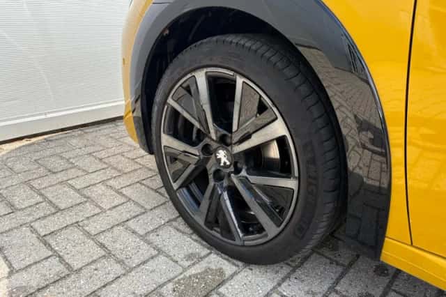 Peugeot 208 (2021) thumbnail 11