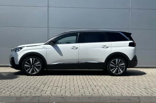 Peugeot 5008 (2021) thumbnail 3