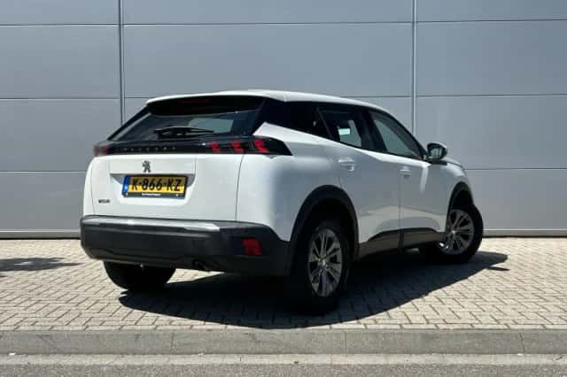 Peugeot 2008 (2021) thumbnail 6