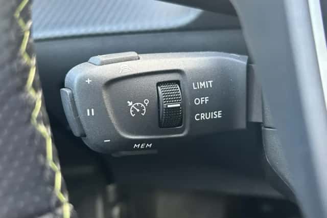 Peugeot e-2008 (2025) thumbnail 13