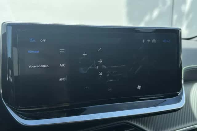 Peugeot e-2008 (2025) thumbnail 16