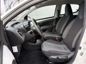 Peugeot 108 (2021) thumbnail 11