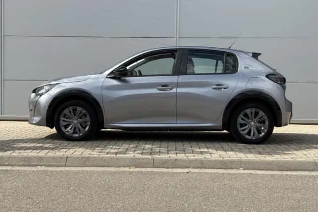 Peugeot e-208 (2023) thumbnail 3