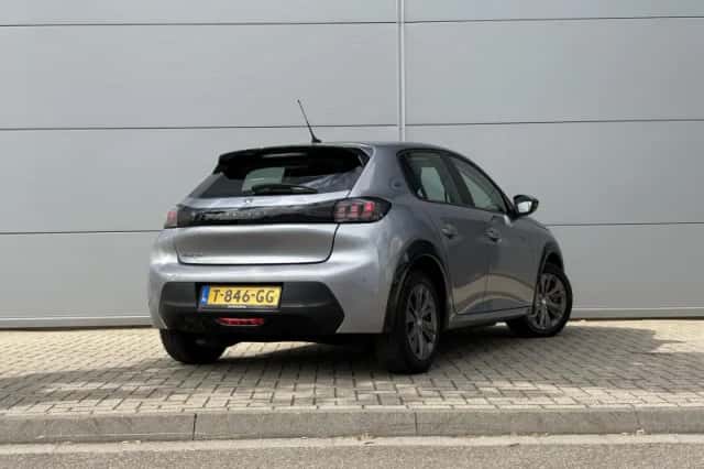 Peugeot e-208 (2023) thumbnail 6