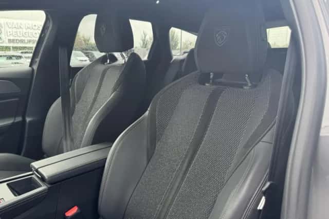 Peugeot 308 (2024) thumbnail 12