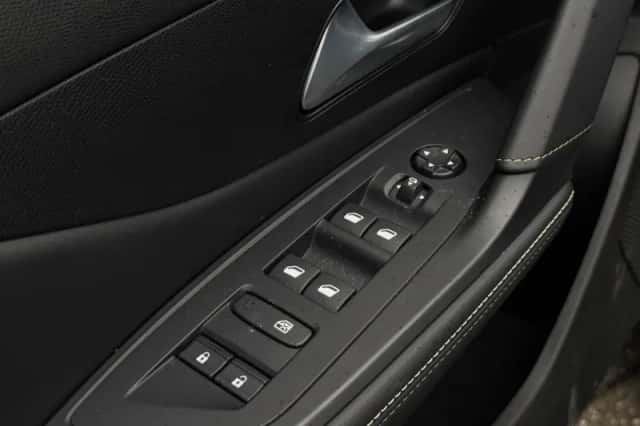 Peugeot 308 (2024) thumbnail 13