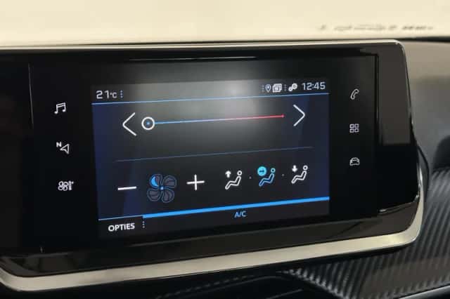Peugeot 2008 (2022) thumbnail 12