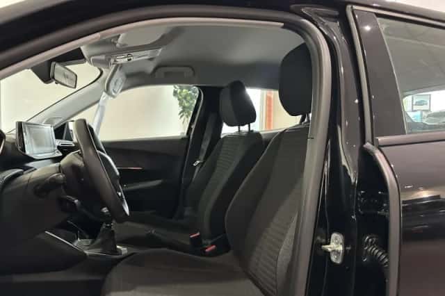 Peugeot 2008 (2022) thumbnail 8