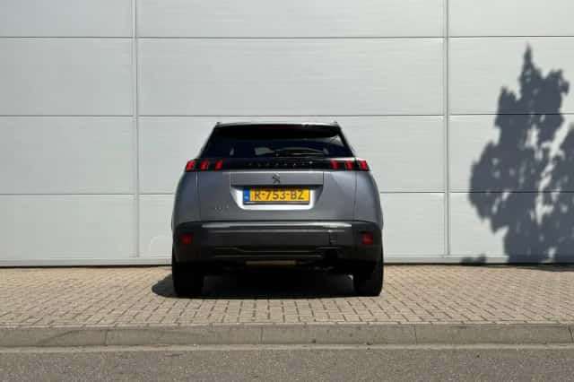 Peugeot 2008 (2022) thumbnail 5