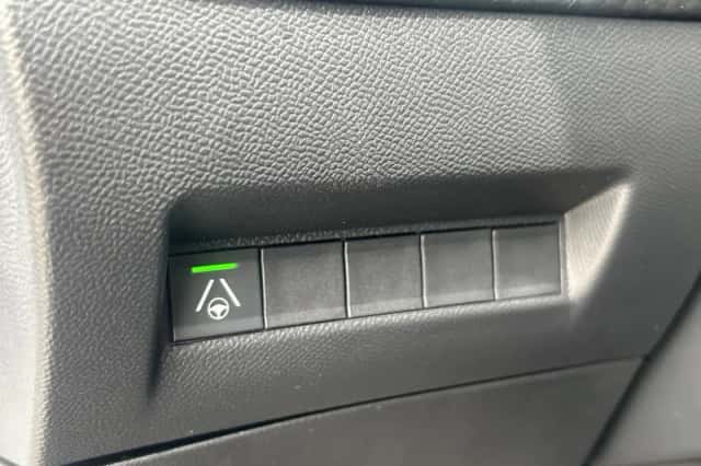 Peugeot e-2008 (2025) thumbnail 19