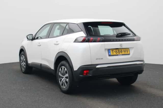 Peugeot 2008 (2023) thumbnail 3