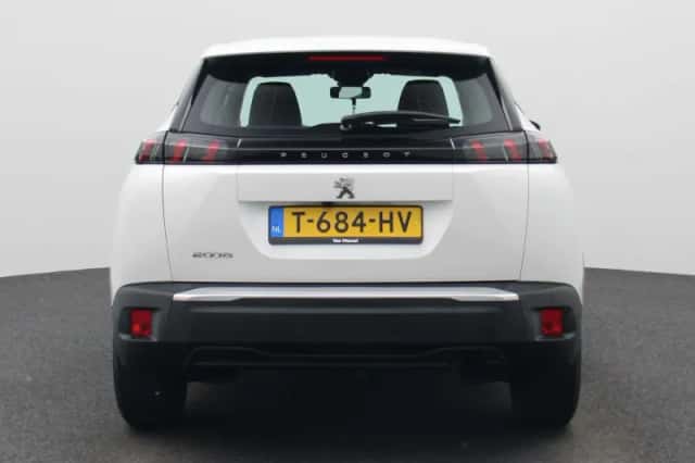 Peugeot 2008 (2023) thumbnail 6