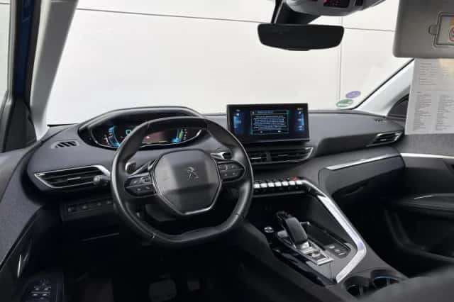 Peugeot 3008 (2021) thumbnail 11