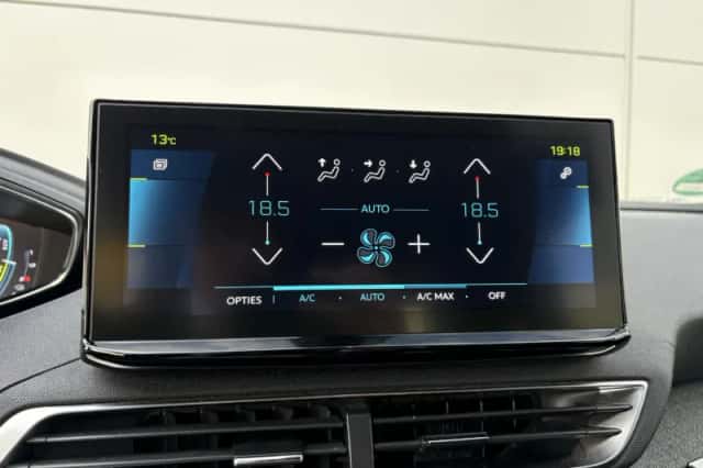 Peugeot 3008 (2021) thumbnail 17