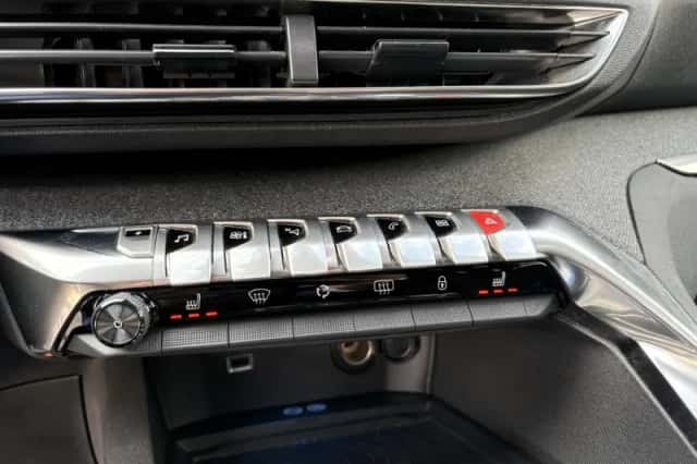 Peugeot 3008 (2021) thumbnail 20