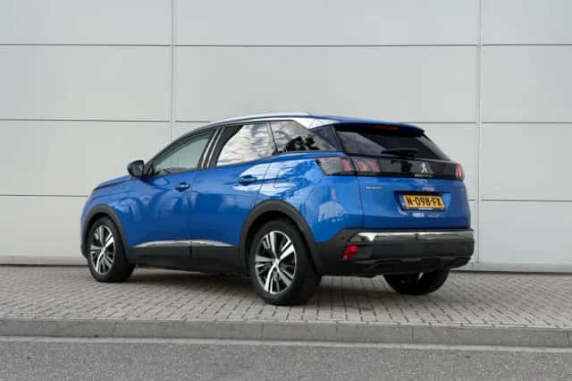 Peugeot 3008 (2021) thumbnail 4