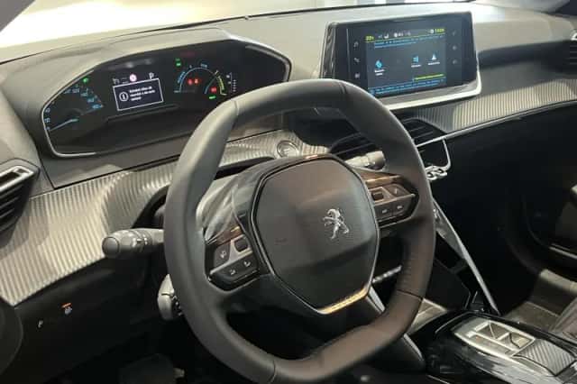Peugeot e-208 (2023) thumbnail 12