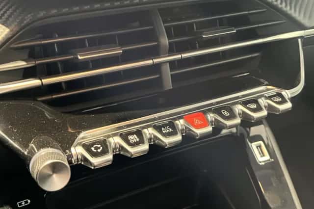 Peugeot e-208 (2023) thumbnail 19