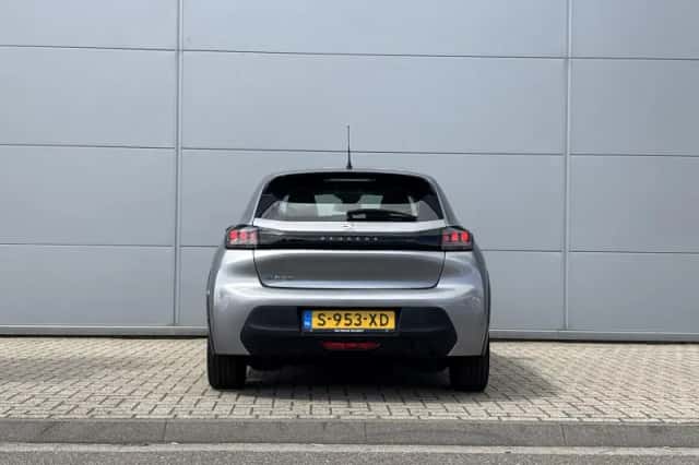 Peugeot e-208 (2023) thumbnail 4