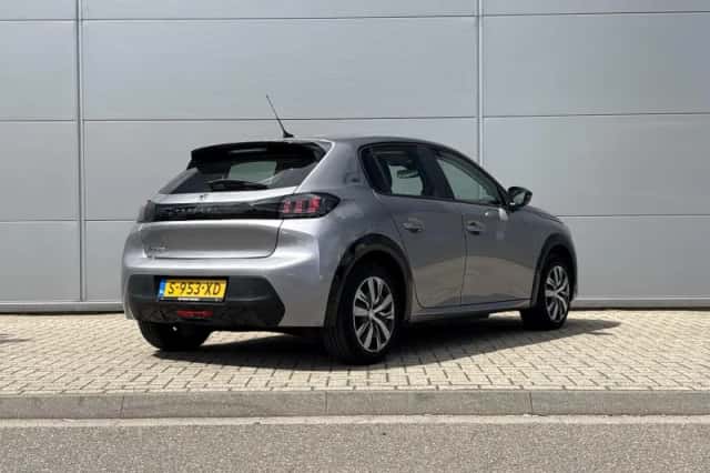 Peugeot e-208 (2023) thumbnail 5