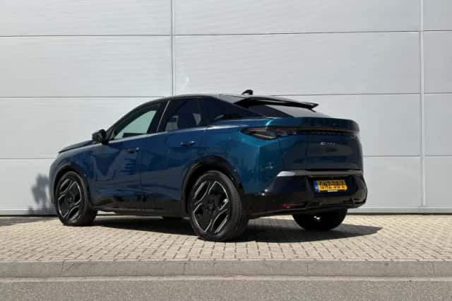 Peugeot e-3008 (2024) thumbnail 5