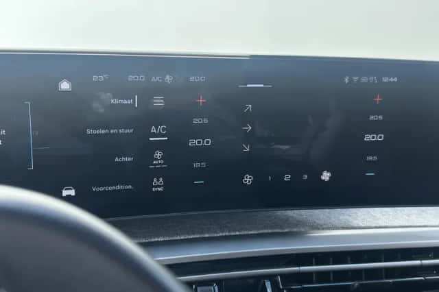 Peugeot E-5008 (2025) thumbnail 3