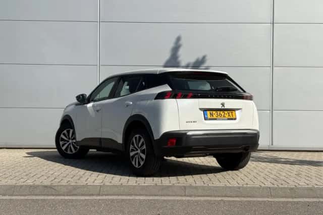 Peugeot 2008 (2022) thumbnail 4