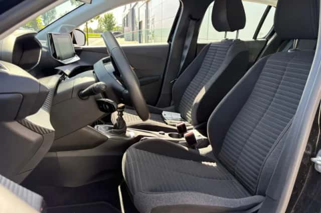 Peugeot 208 (2023) thumbnail 15