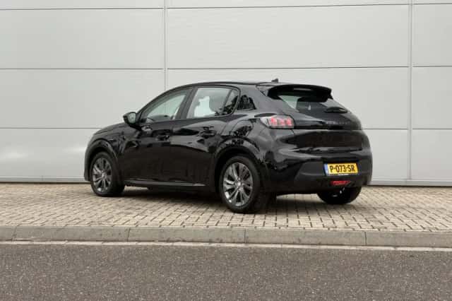 Peugeot e-208 (2022) thumbnail 4