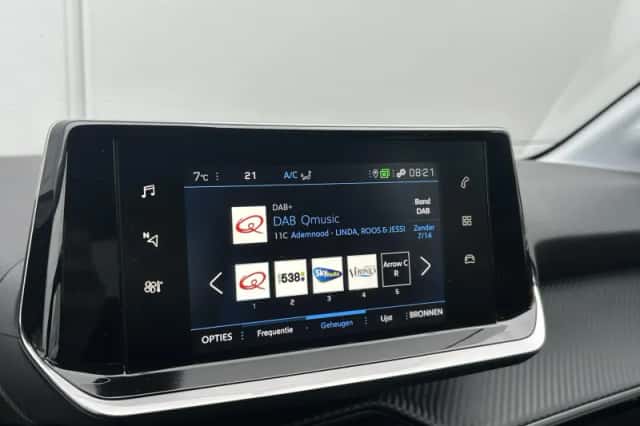 Peugeot 208 (2021) thumbnail 16