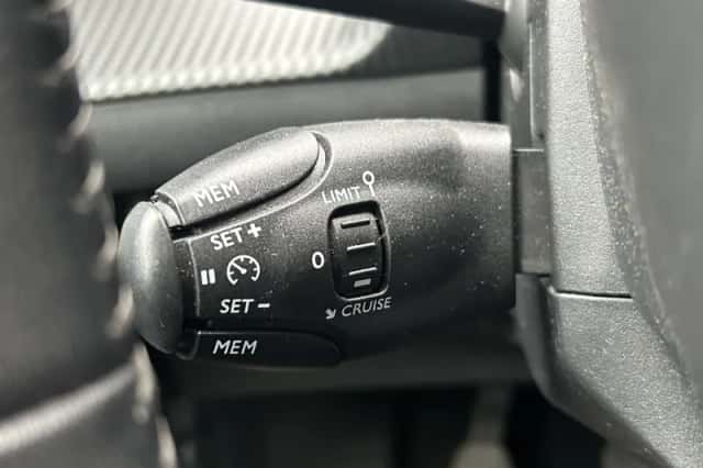 Peugeot 208 (2021) thumbnail 21