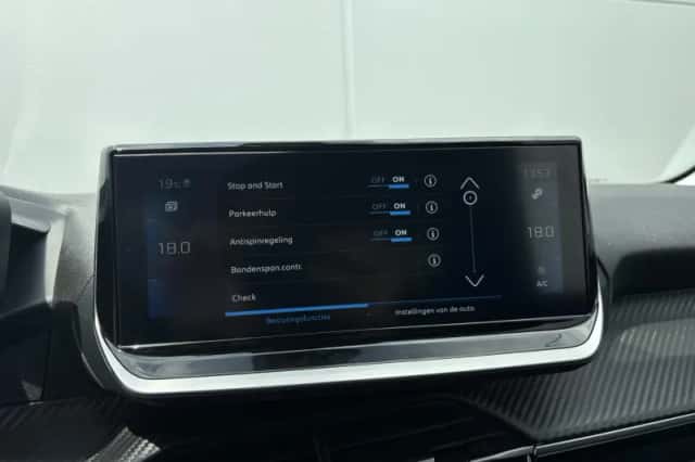 Peugeot 208 (2023) thumbnail 17