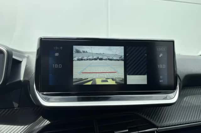 Peugeot 208 (2023) thumbnail 18