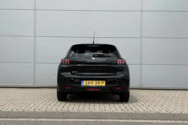 Peugeot 208 (2023) thumbnail 5