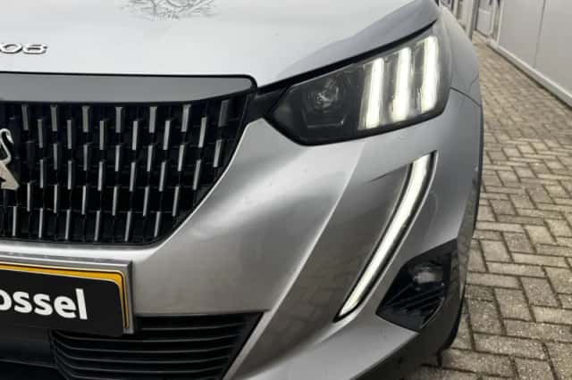 Peugeot 2008 (2020) thumbnail 11
