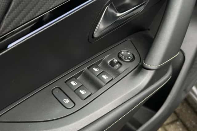 Peugeot 2008 (2020) thumbnail 12
