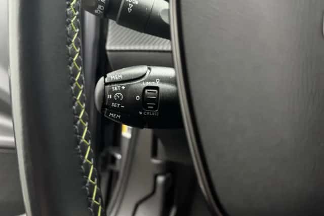 Peugeot 2008 (2020) thumbnail 19