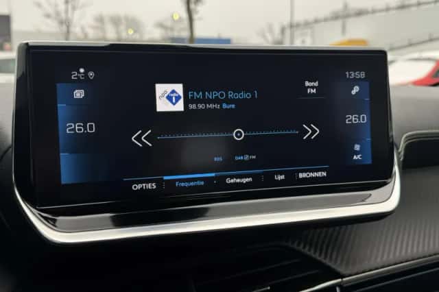 Peugeot 2008 (2020) thumbnail 21