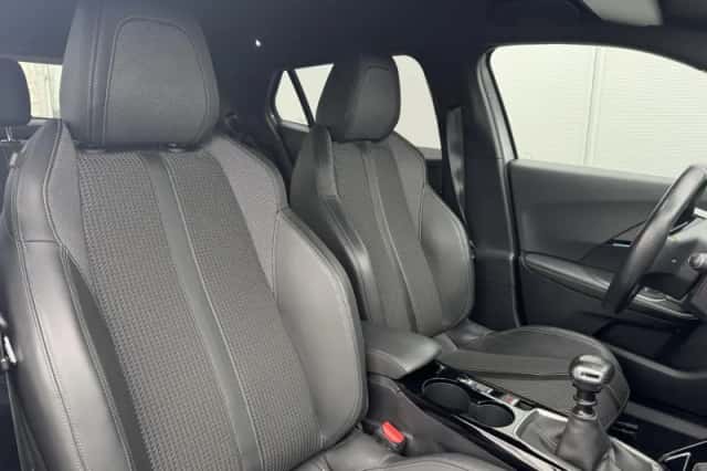 Peugeot 2008 (2020) thumbnail 32