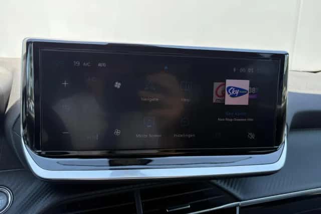 Peugeot 2008 (2025) thumbnail 14