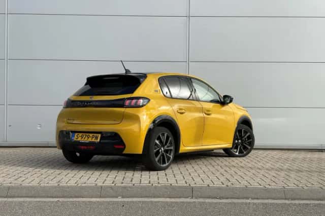 Peugeot e-208 (2023) thumbnail 6