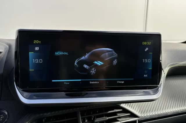 Peugeot e-208 (2023) thumbnail 10