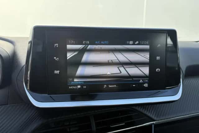 Peugeot 2008 (2022) thumbnail 18