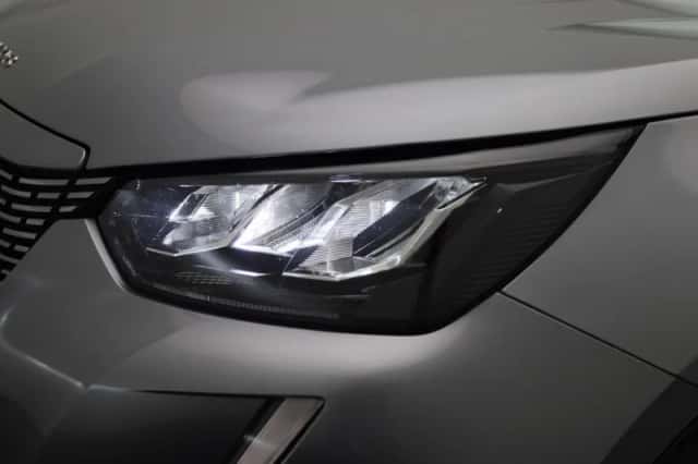 Peugeot e-2008 (2023) thumbnail 16
