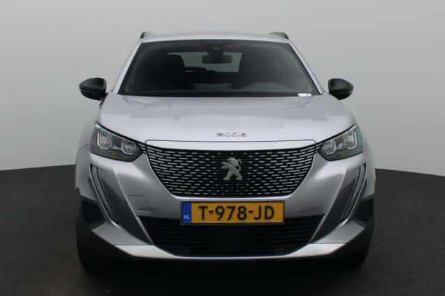 Peugeot e-2008 (2023) thumbnail 4